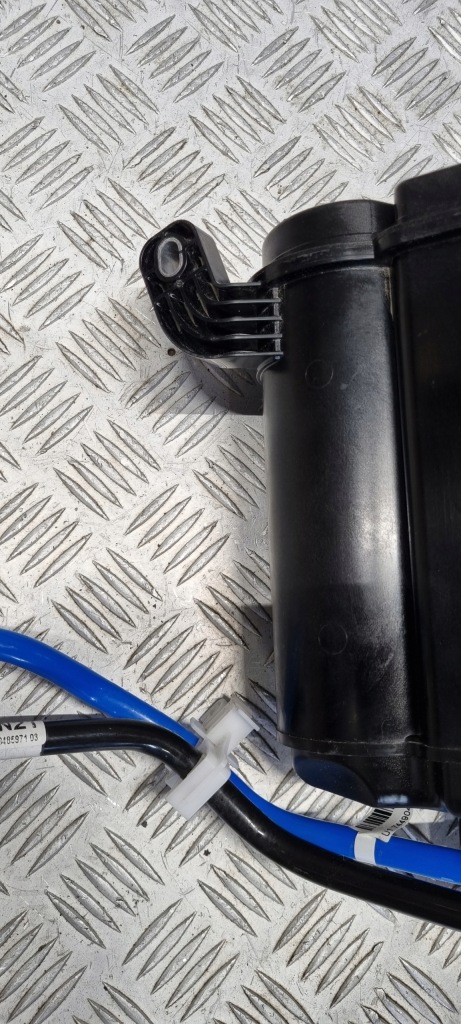 Bmw g05 g06 g15 g16 g20 g21 бак фильтра уголь активированного 7475674 Доставка