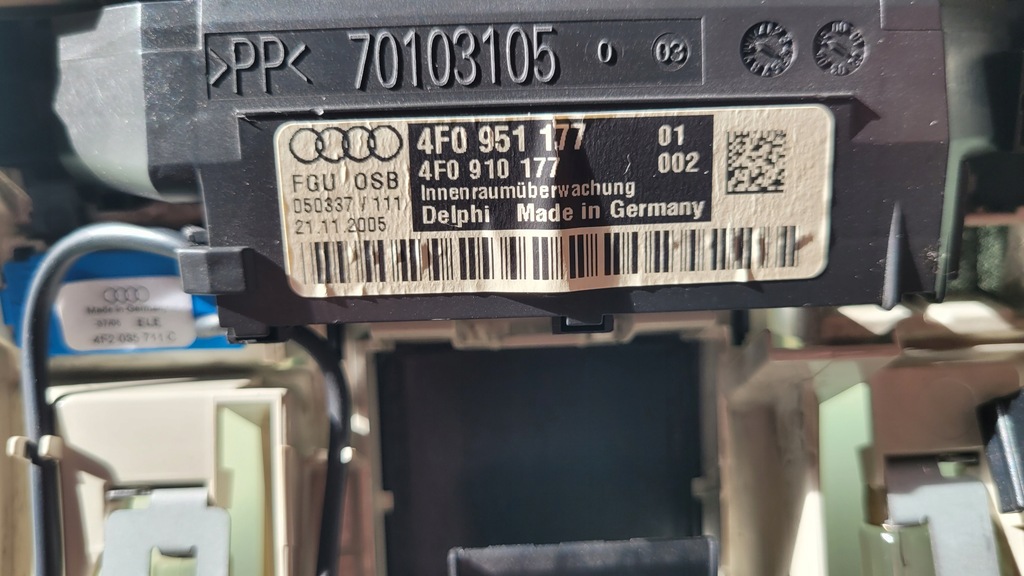 фото №6, Audi a6 c6 лампа потолочный салона 4f0947135n