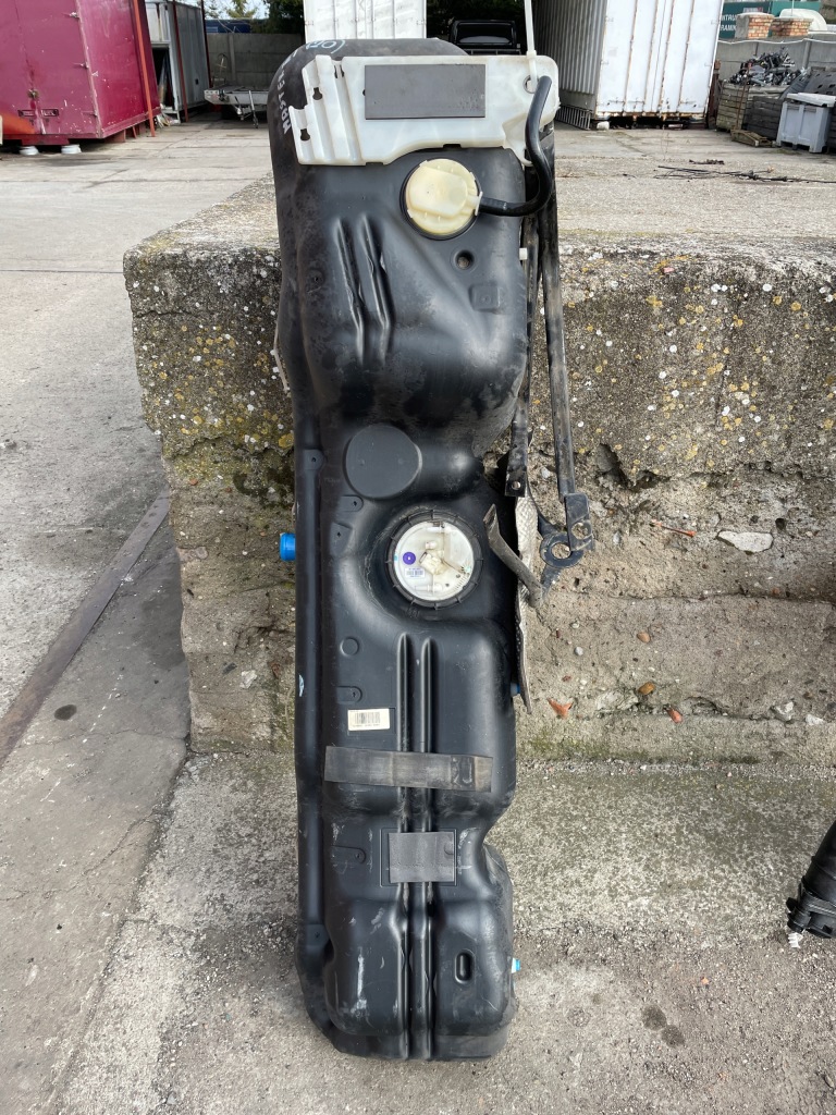 Купити Renault master 3 10- бак пального bak 2.3 8200947534