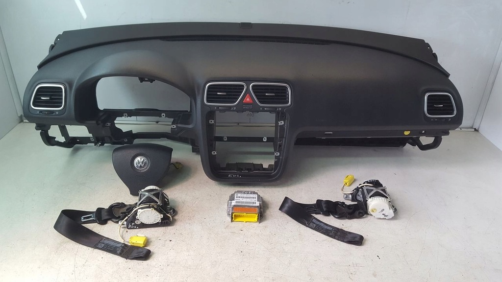 фото №1, Приборная панель консоль ремни оригинал vw eos 2,0 fsi