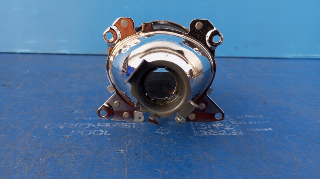 Відбивач лінза лампи правий перед ксенон bmw e46 13053101928 Ціна