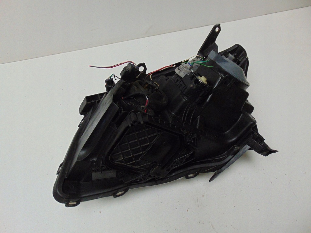 фото №13, Лампа права toyota avensis t25 lift europa