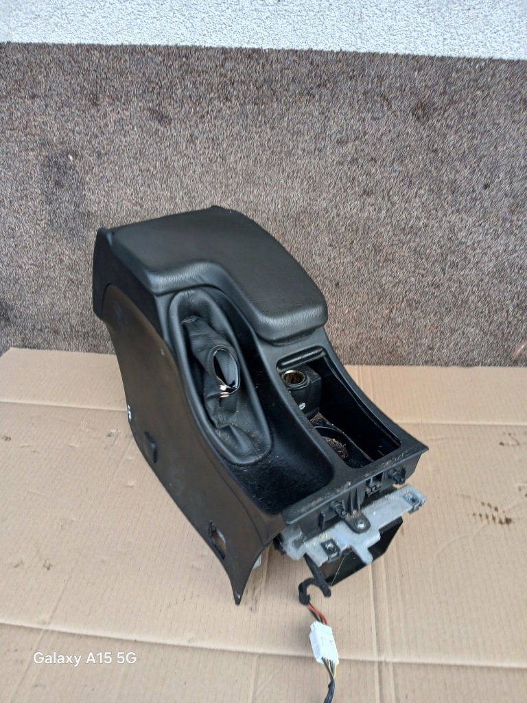 Купити Підлокітник оригінал справний alfa romeo 159