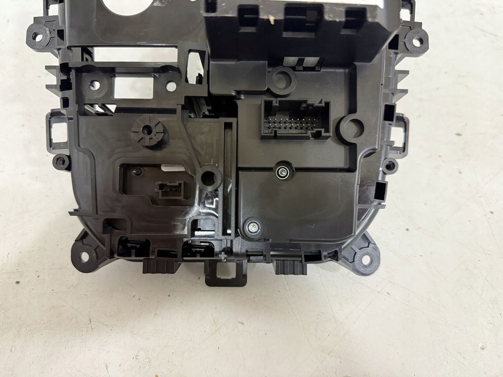 фото №12, Bmw xm 2023 домкрат переключения передач / верхний