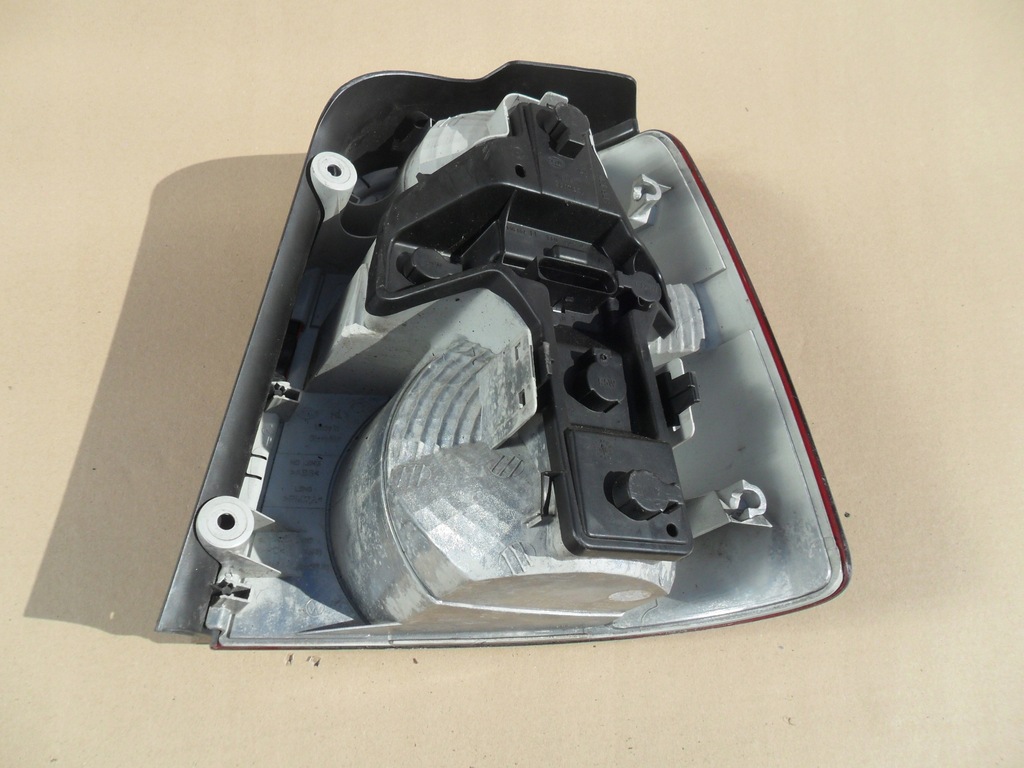 фото №10, Vw touran lift лампа левый задняя 1t0945257d