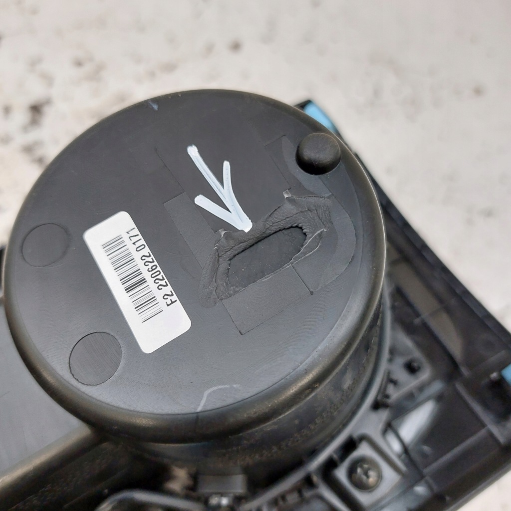 Renault arkana рамка середня кронштейн на чашки 2207192074 Доставка