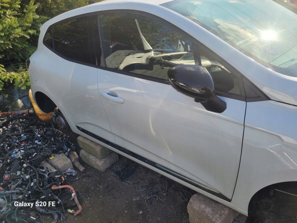 фото №1, Renault clio v двері праве w колір dv369 ov369