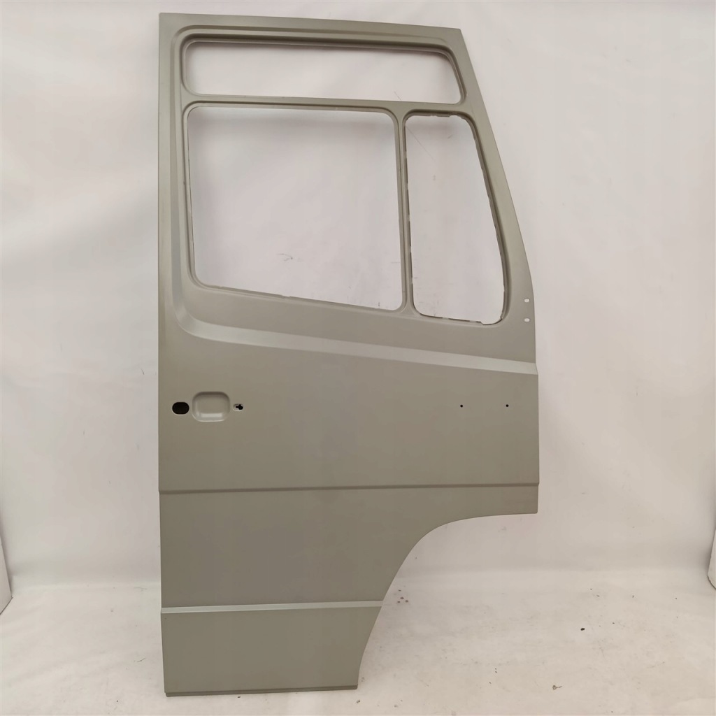 Купити Двері праве перед mercedes vario 609 811