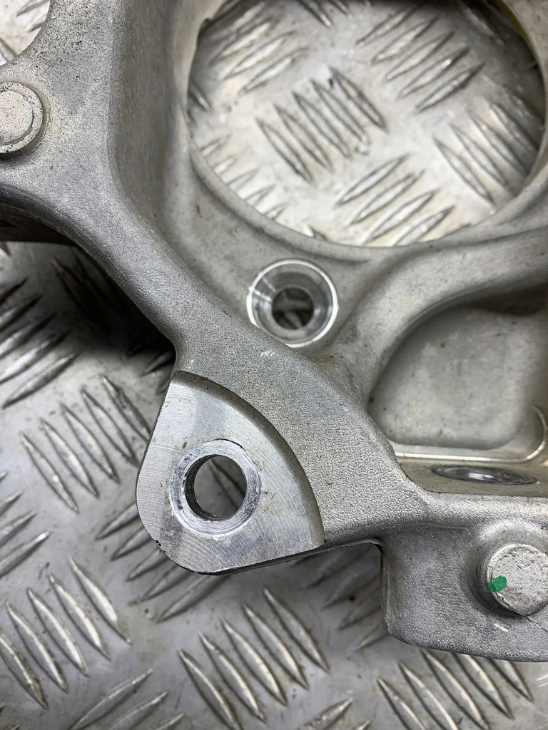 фото №6, Kia ev6 2023 левая сторона ступица колеса заднего