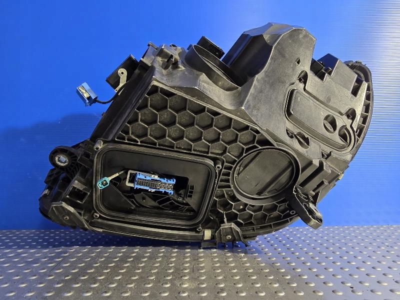 фото №12, Mercedes c-klasa w206 a2069064803 digital light лампа передня перед права