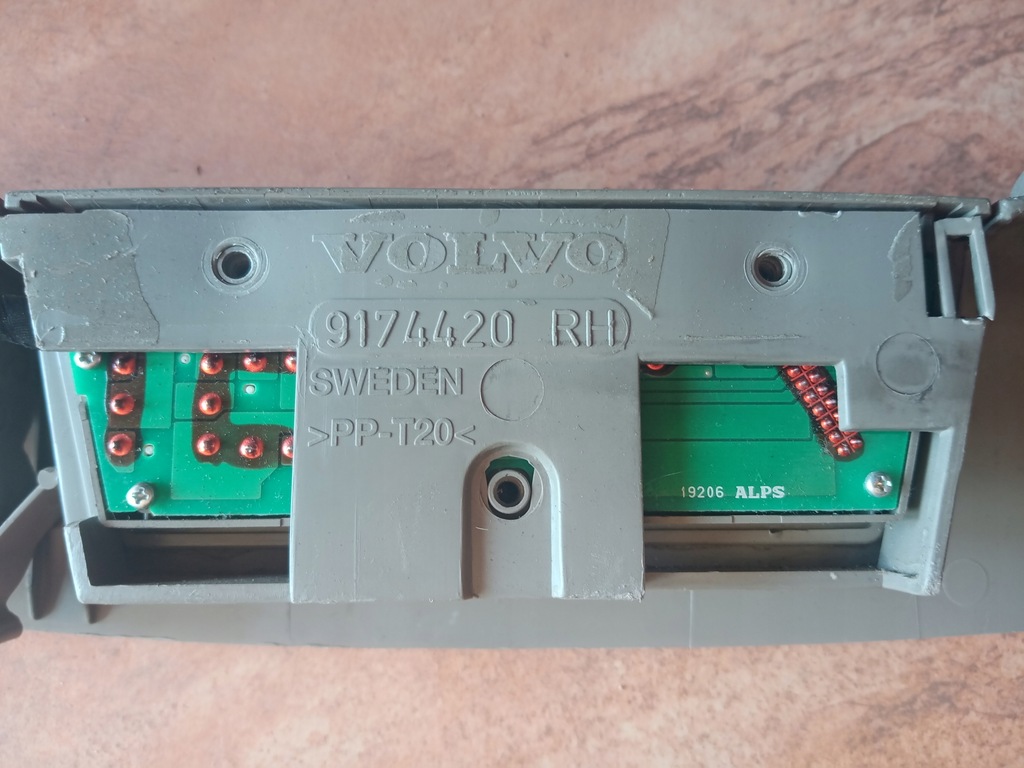 фото №5, Volvo s80 защита направляющая сиденье правый перед