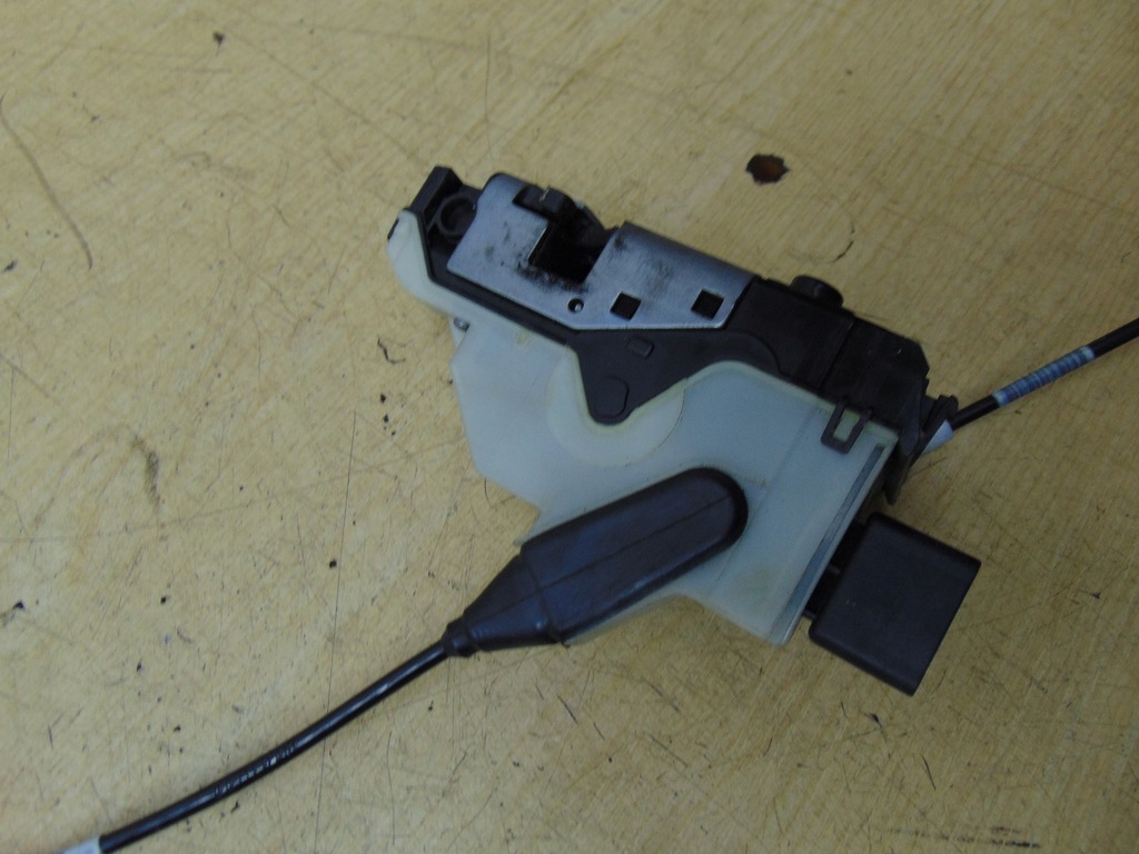 фото №8, Замок cent. дверь правый перед peugeot 2008 5pin