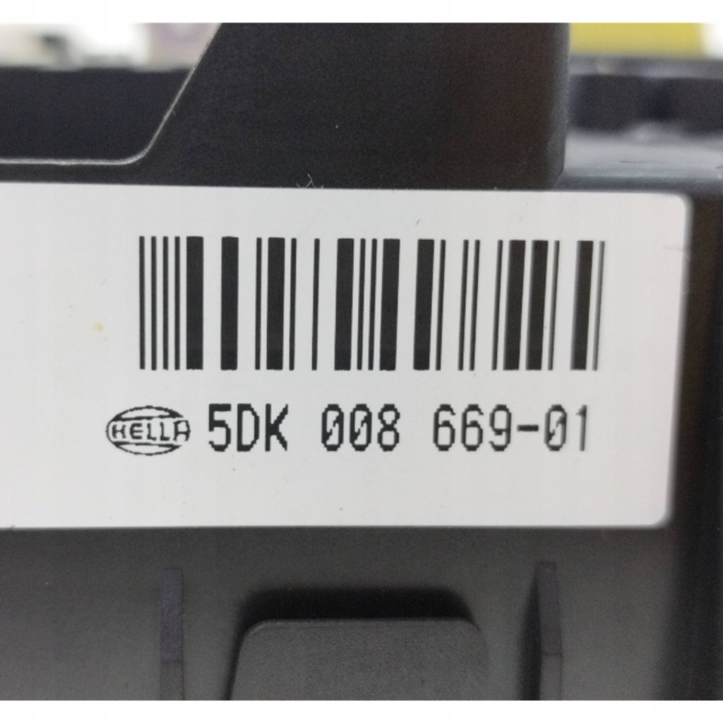 Купити 2006 opel astra h коробка запобіжників 13145014