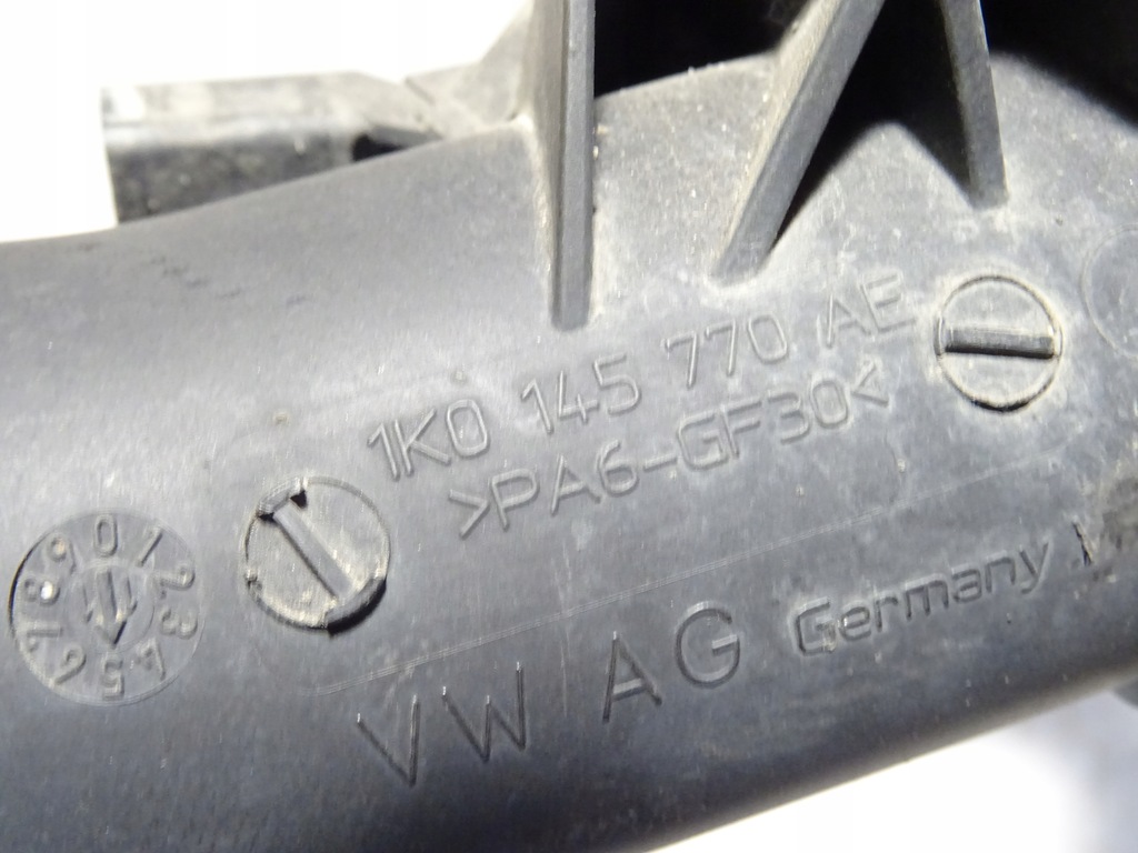 фото №9, Труба шланг wąż интеркулер vw caddy iii 3 2k0 1.6 tdi cay 1k0145770ae