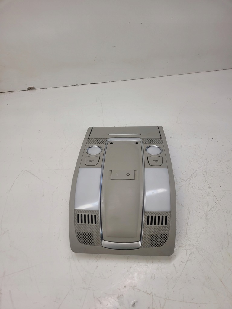 фото №1, Лампа освещение кабины audi оригинальный номер 4l0947135f