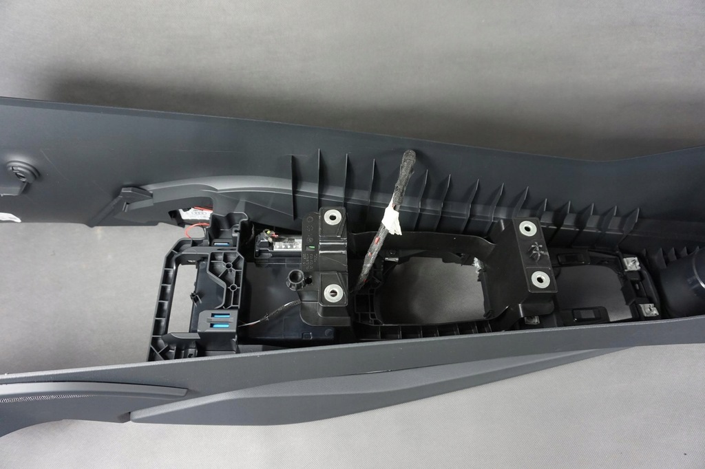 фото №11, Туннель подлокотник audi tt 8s 8s1863241e