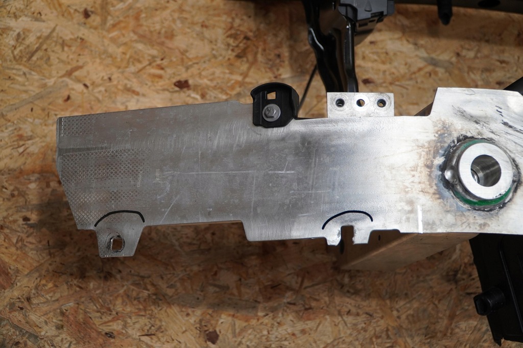 фото №10, Pas передний верхний усилитель 9464023 9464027 9464028 bmw 5 g60 i5 23-