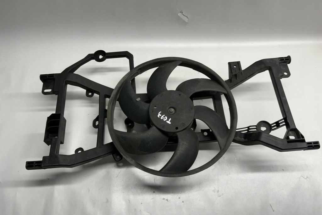 Вентилятор радіатора renault clio iv bh_ 214810048r 1.2l бензиновий 54kw Зі Шроту