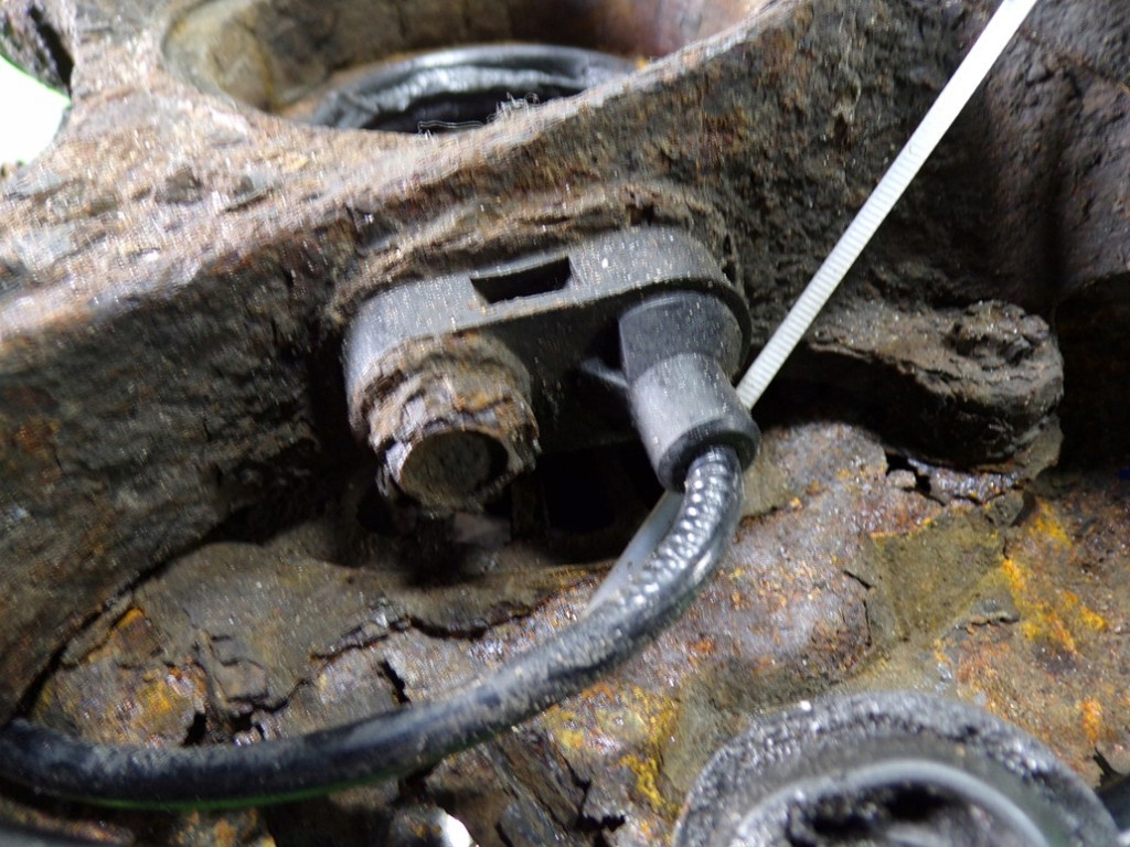 фото №5, Subaru impreza gc 2.0 бензин 116 km поворотний кулак ліва передня перед