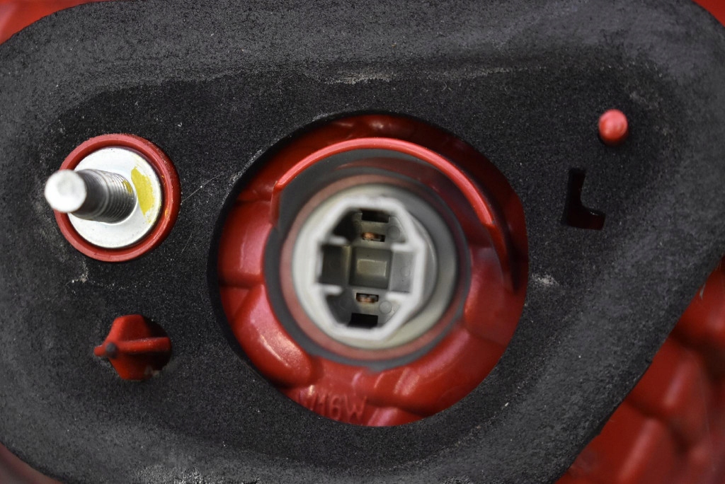 фото №7, Лампа левая задняя задняя 132-87977 mitsubishi lancer 8 viii 5d hb 07-16