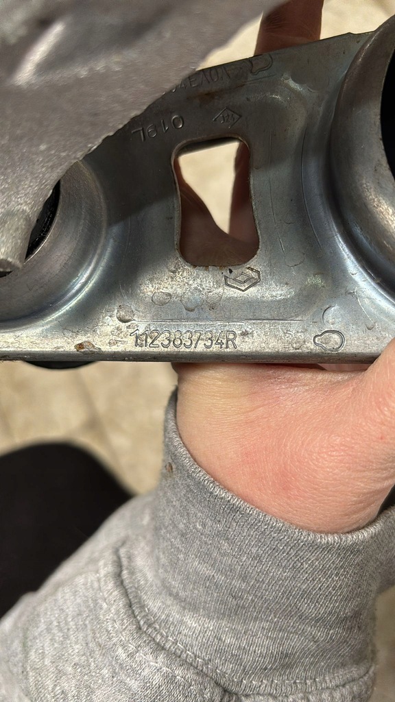 фото №7, Кронштейн подушка коробки renault scenic iv / megane iv 112383734r