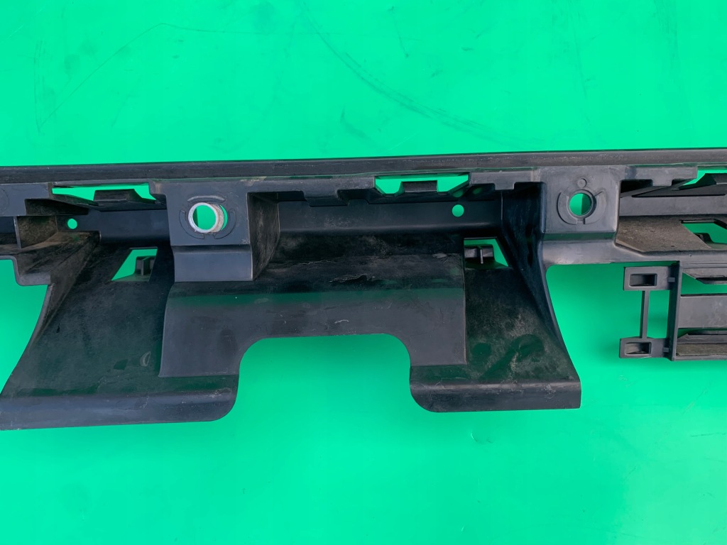 фото №9, Напрямна бампера заднього середина bmw 3 e91 kombi 04-