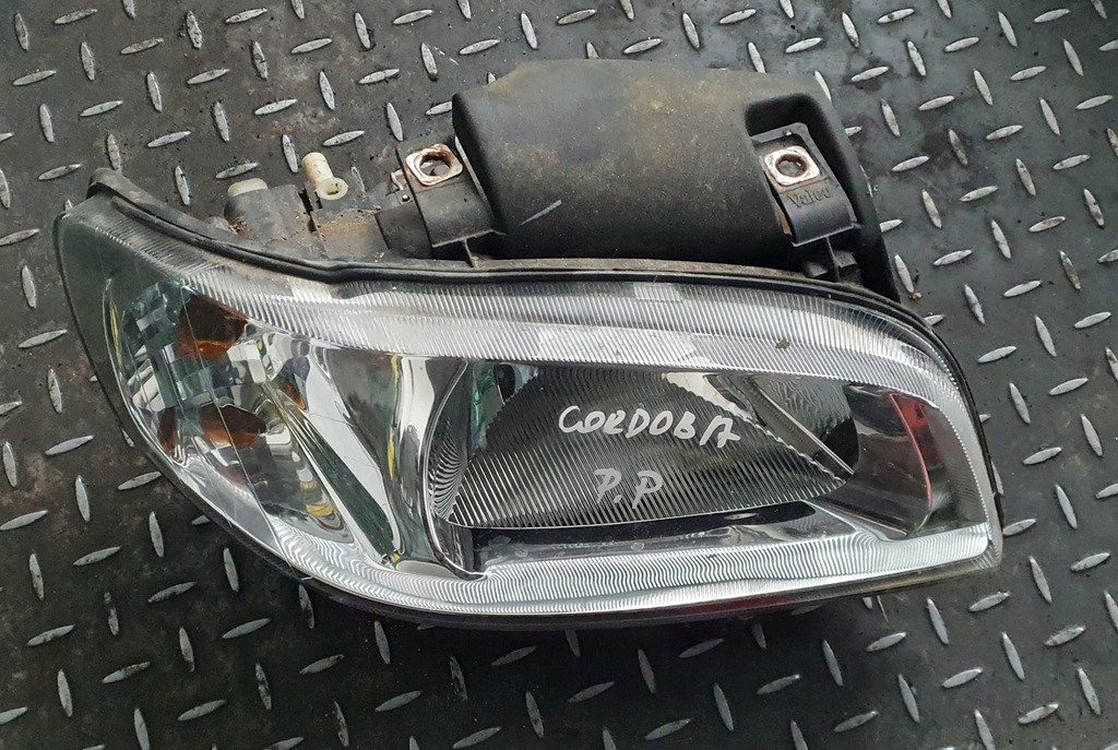 фото №1, Лампа правый перед seat cordoba i lift
