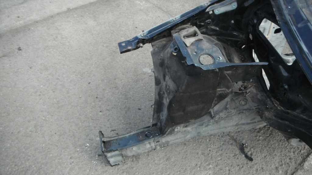 фото №2, Mercedes r w251 c197 2005- четверть правая передняя