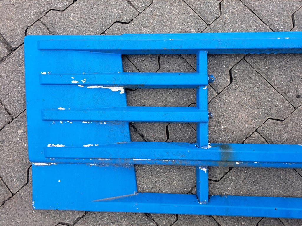 фото №5, Решётка радиатора решётка радиатора капот нижняя volvo fh fm 12