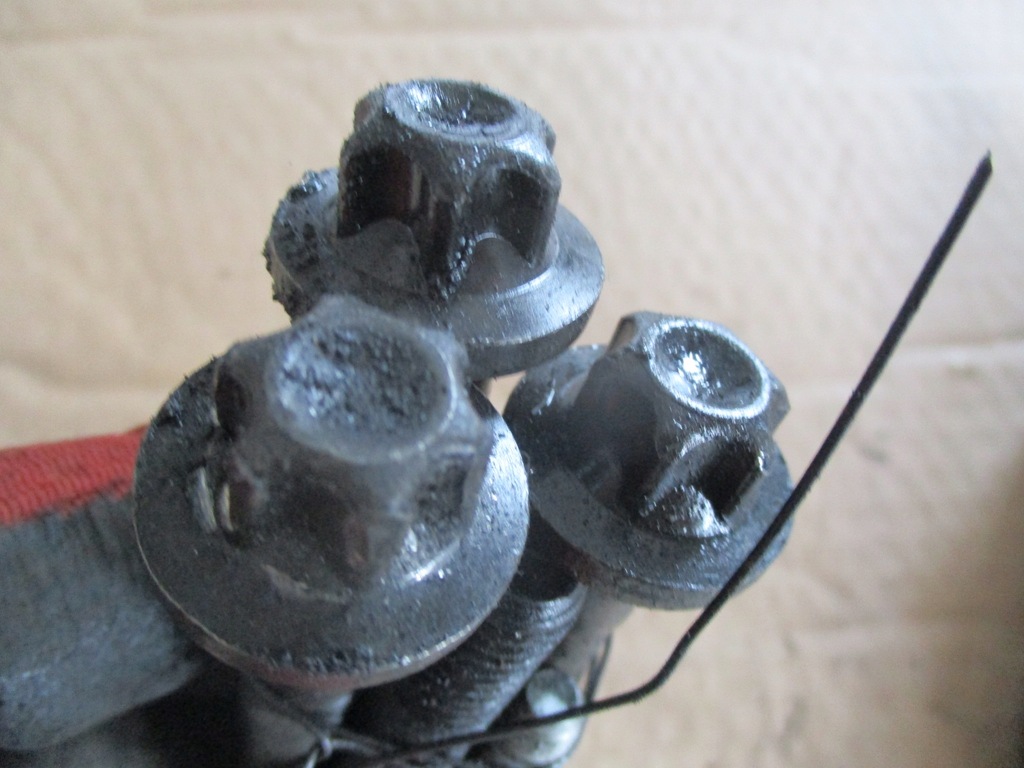 фото №1, 3874/7 болти головки mercedes vito w638 2.2cdi