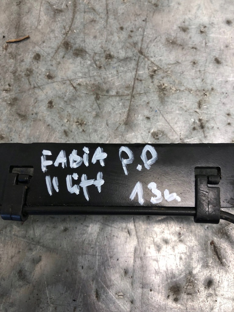 фото №5, Клипса поперечина правый перед skoda fabia ii lift 5j0858472b