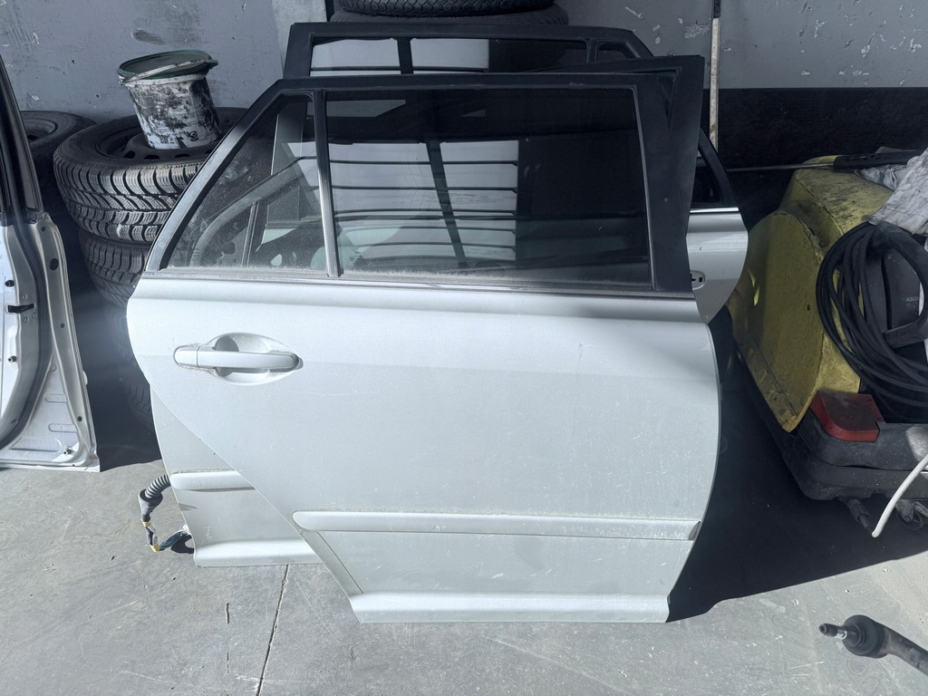 фото №1, Дверь правое задние правый задняя toyota avensis t25