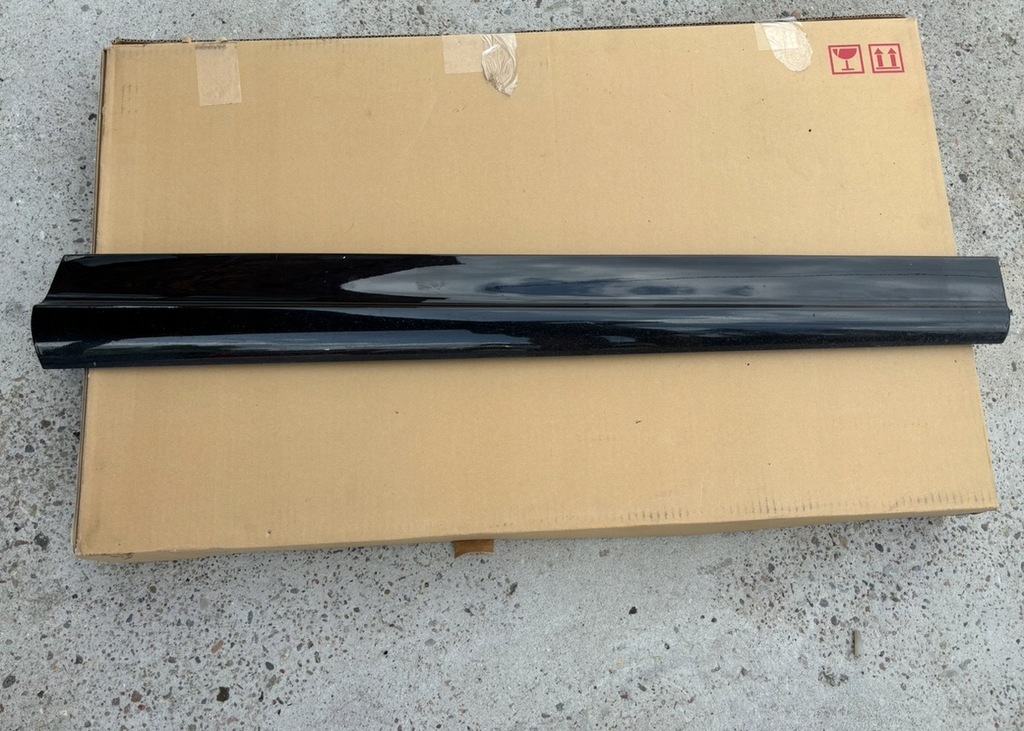 фото №1, Audi q5 8r молдинг двері правий перед 8r0853960b