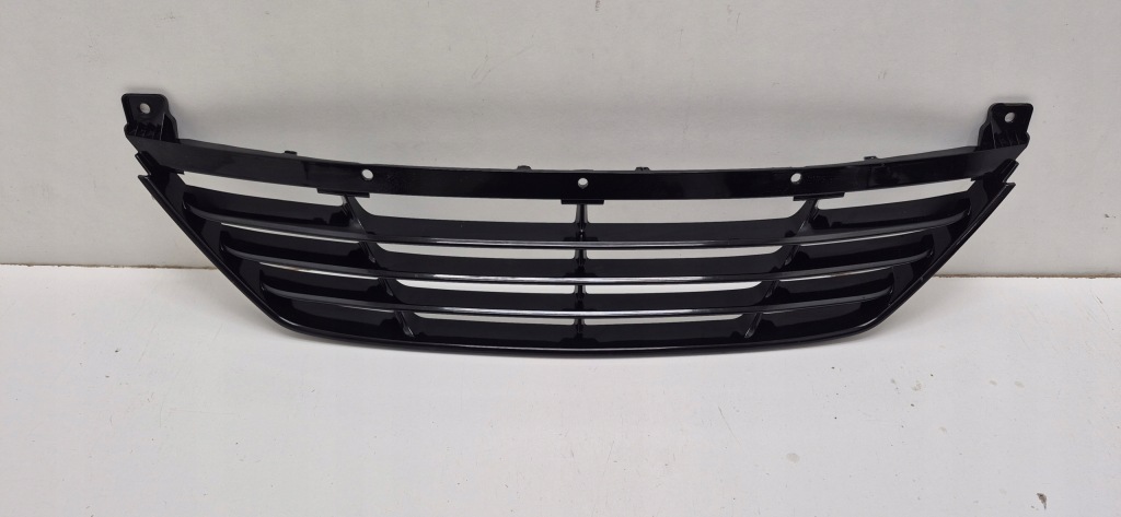 фото №1, Hyundai ix35 решітка середня бампера перед