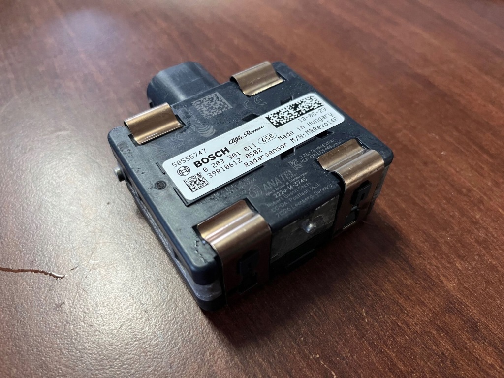 Купити Датчик радар датчик передній перед alfa romeo stelvio giulia 50555747