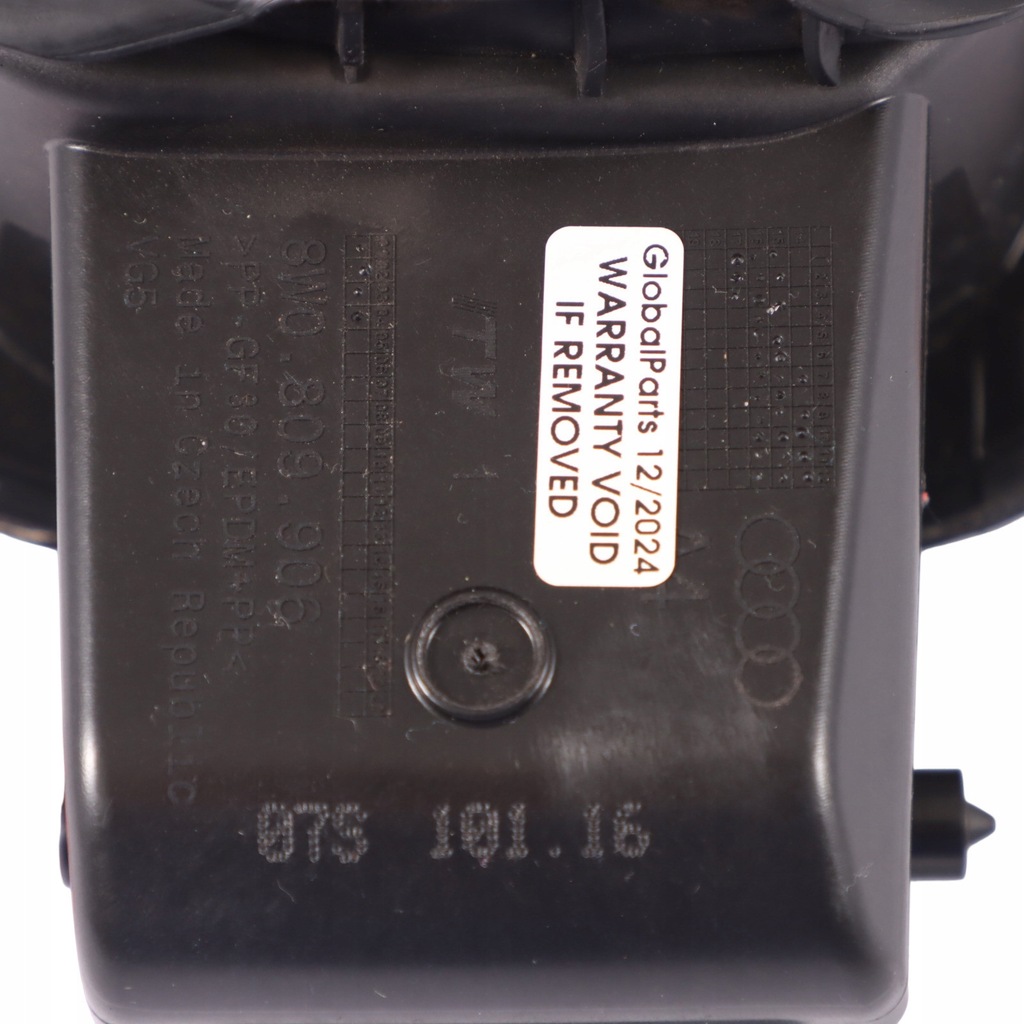 фото №10, Audi a4 b9 крышка заливной топлива 8w0809906