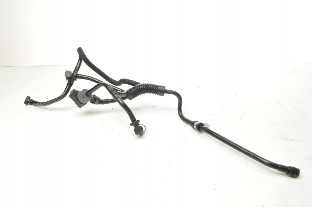 Bmw f82 3.0 шланг топлива 7636149 7848455 8602280 7848454 с Разборки