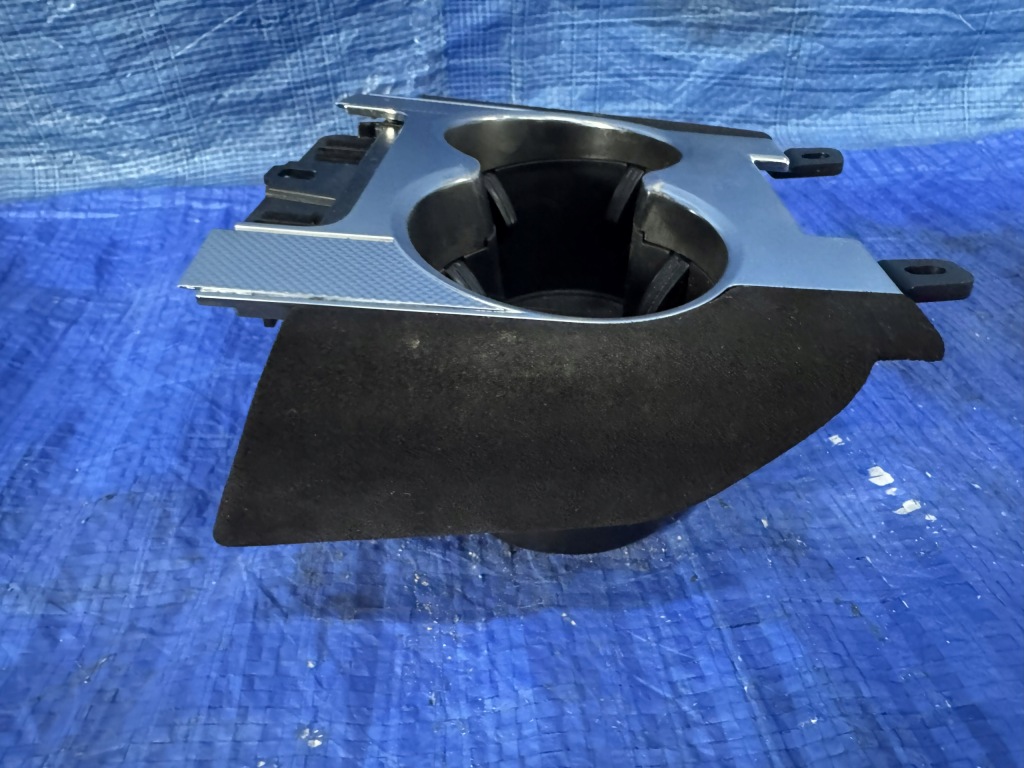 Купить Держатель на кружки ds7 рестайлинг  9810059177