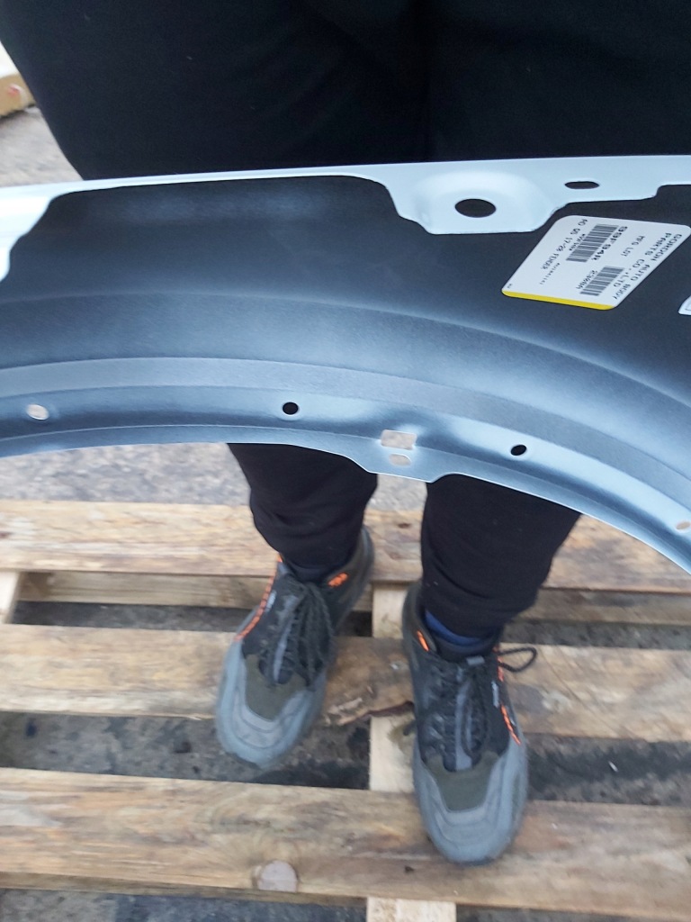 Крыло  перед правый  audi q5 2 ls9r Киев