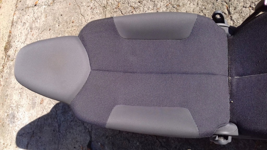 фото №5, Сиденье правый перед передний peugeot 107 3d 05-