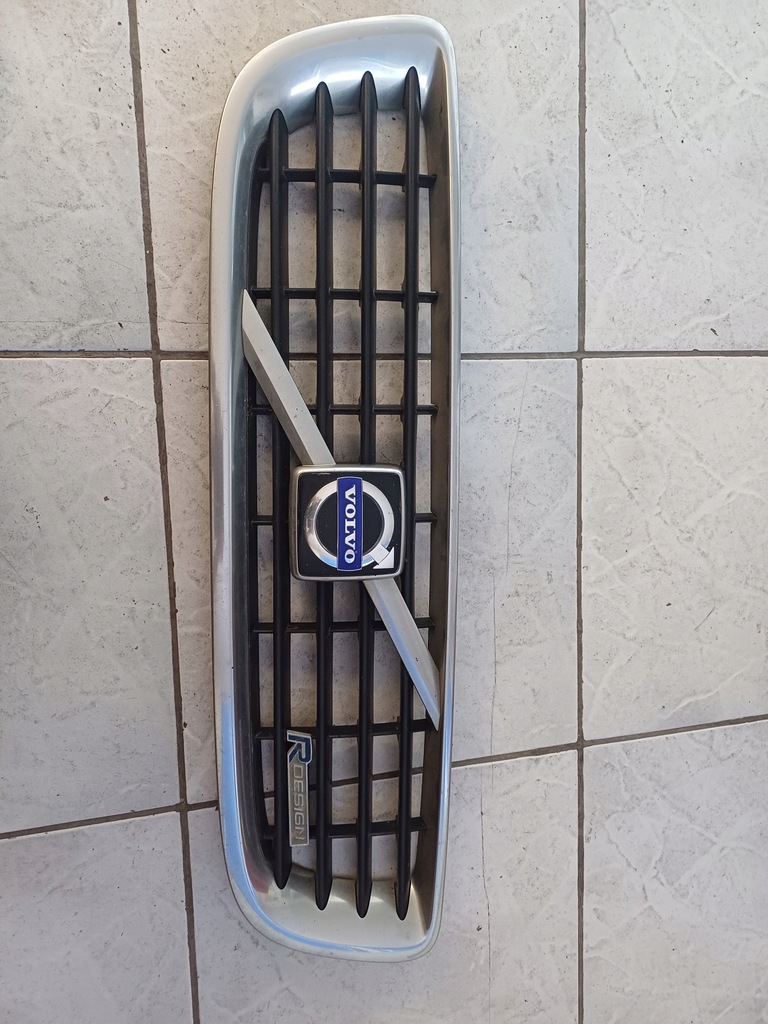 фото №1, Решётка радиатора volvo s40 v50 2007-2012 lift r-design