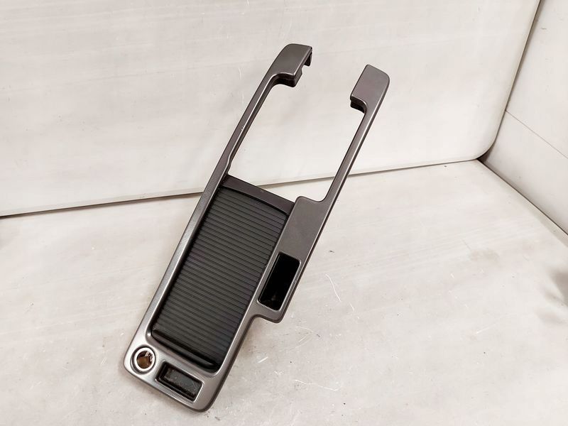 фото №1, Volvo c30 рамка тунель середнього шторка 0755392