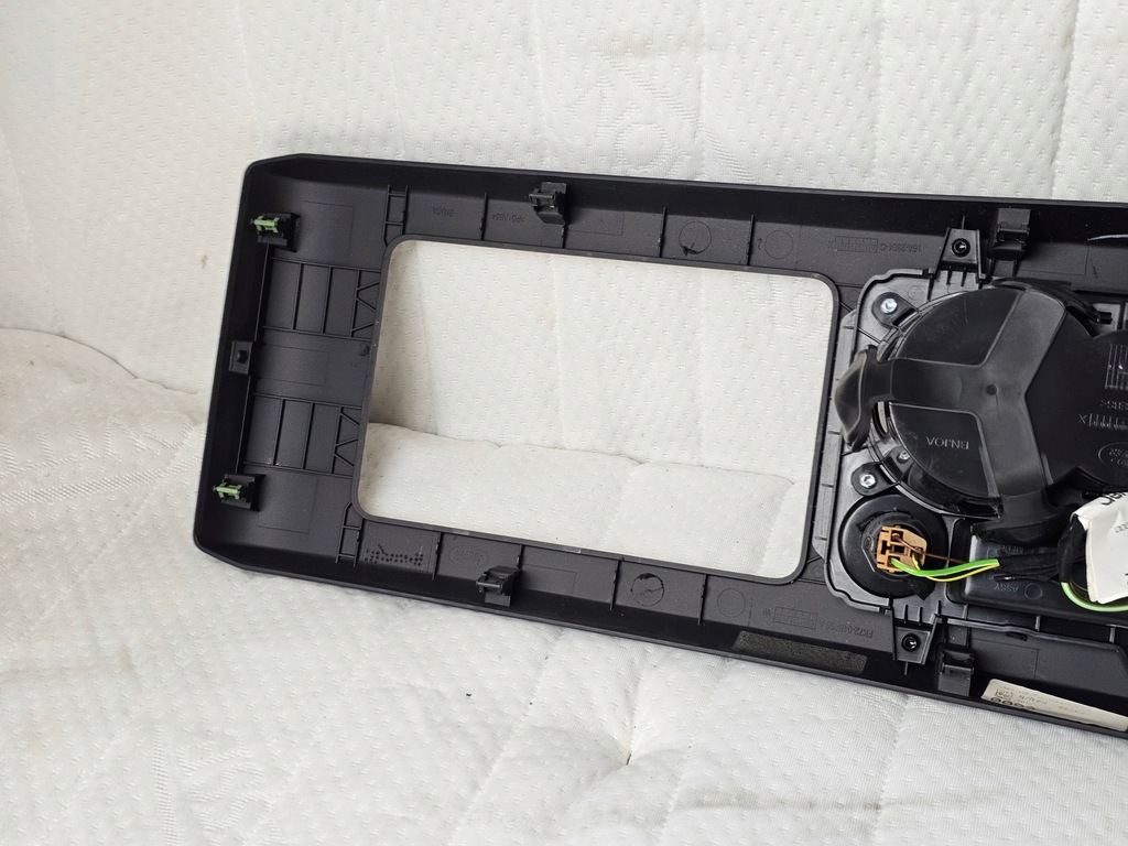 фото №8, Захист тунель рамка корпус кронштейн na чашка usb port range rover l550