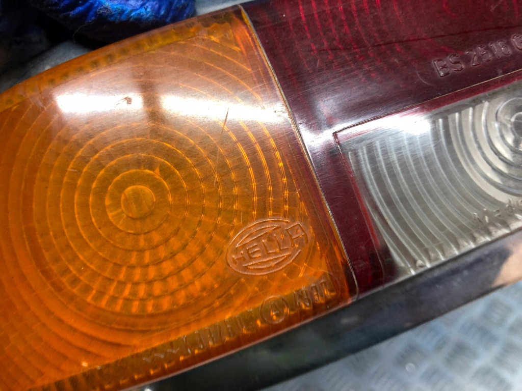 Купити Mercedes w110 лампа лівий задній ліва задня хром 1108201166