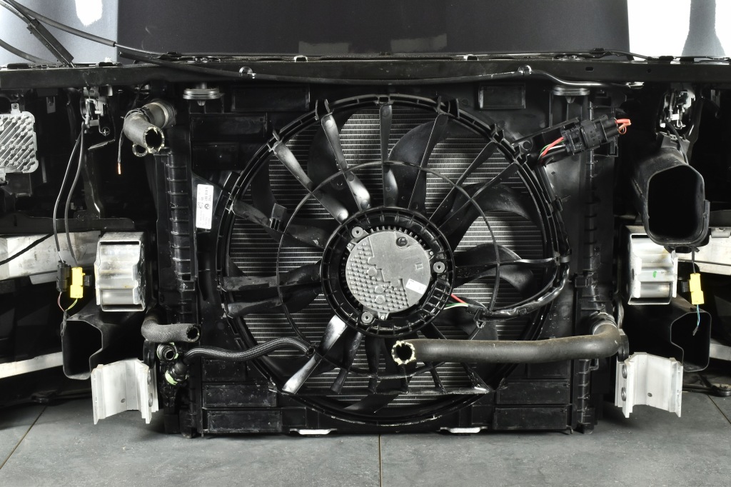 Bmw 5 g60 g61 перед капот бампер крыло  ремень радиатор фары цвет a90 с Разборки