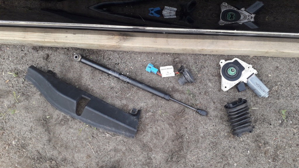 фото №9, Дверь mercedes w221 s-klasa правое перед стекло 05-