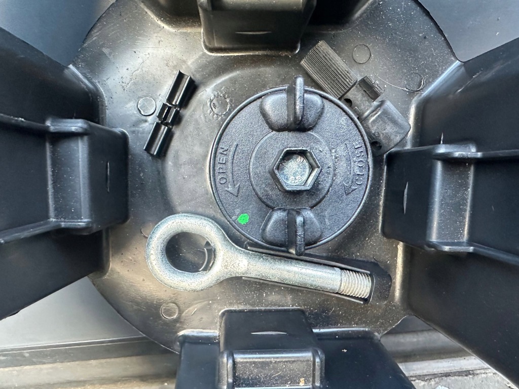 Купити Lancia delta iii вкладиш колеса вушко 46796529