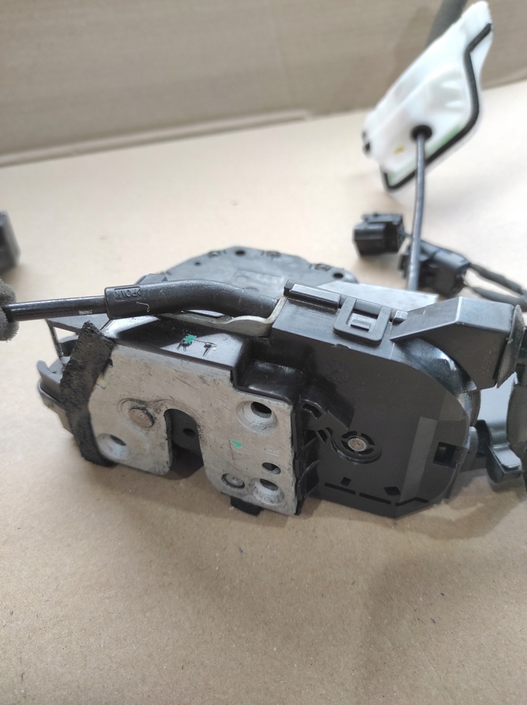 фото №4, Замок двері перед правий 6 pin renault latitude 805020021r