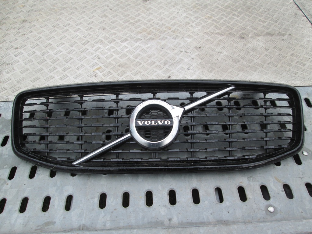 фото №1, Решётка радиатора решётка радиатора volvo xc60 ii r-design