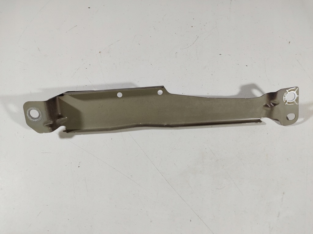 фото №12, Volvo v60 18r- кронштейн крыла левый 31468233